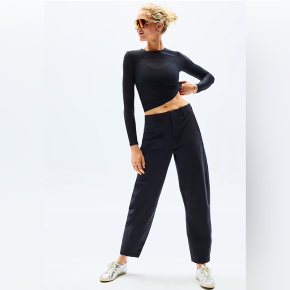 NWT Athleta Skyline Utility Pant Black. Size 10 - Picture 1 of 11